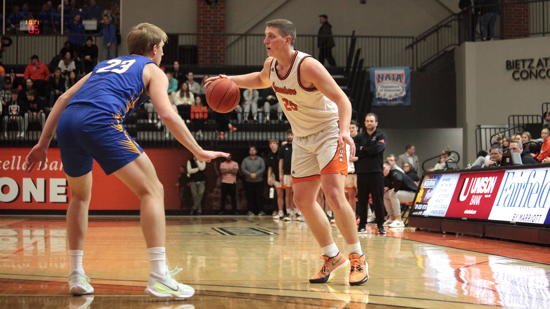 #14 Jimmies down Doane for fourth straight win