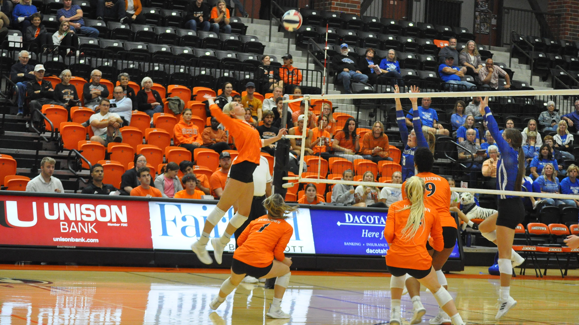 No. 4 Jimmies defeat 18th-ranked DWU in five