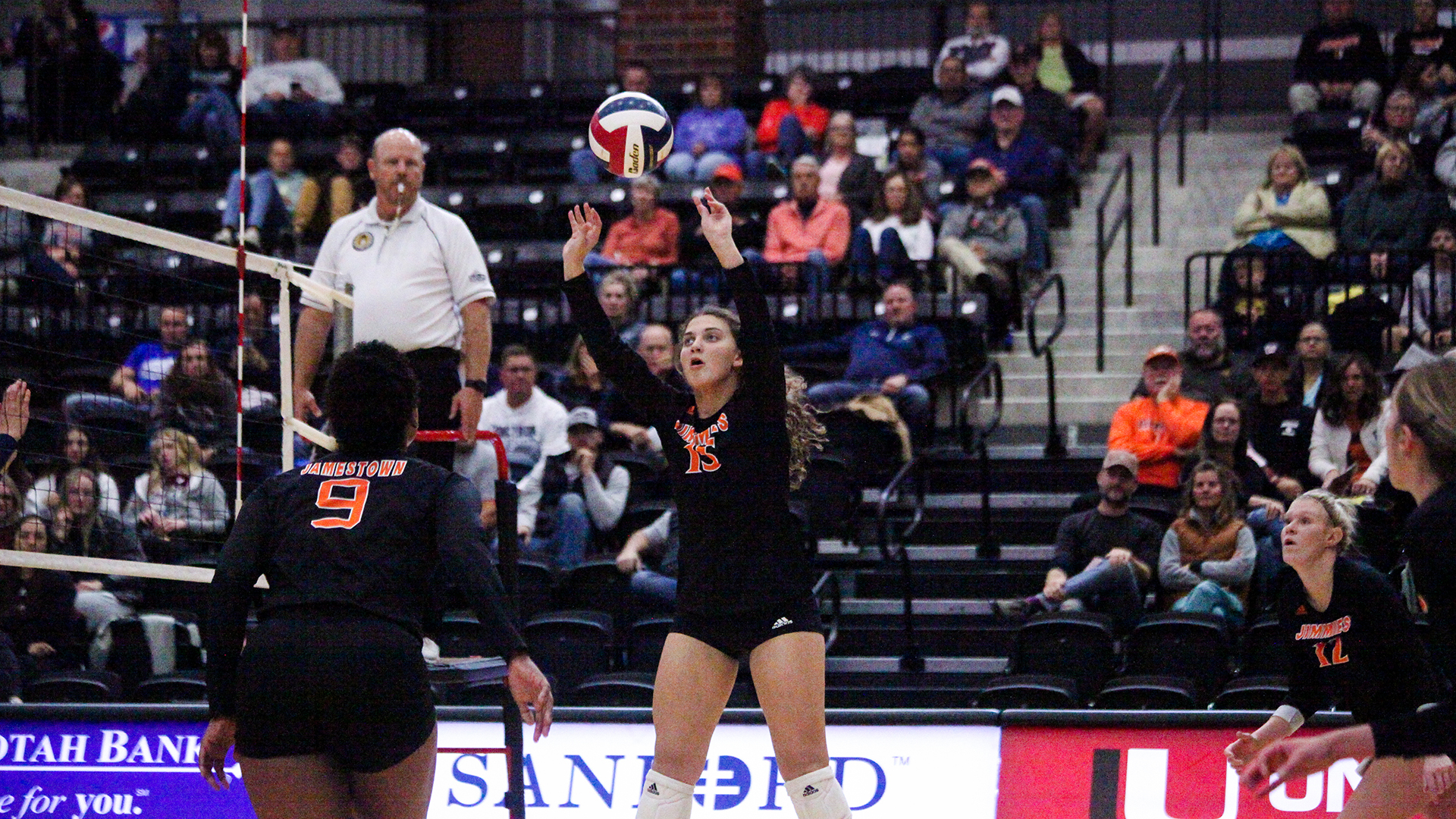 Second-ranked Jimmies beat No. 6 Bulldogs in four sets