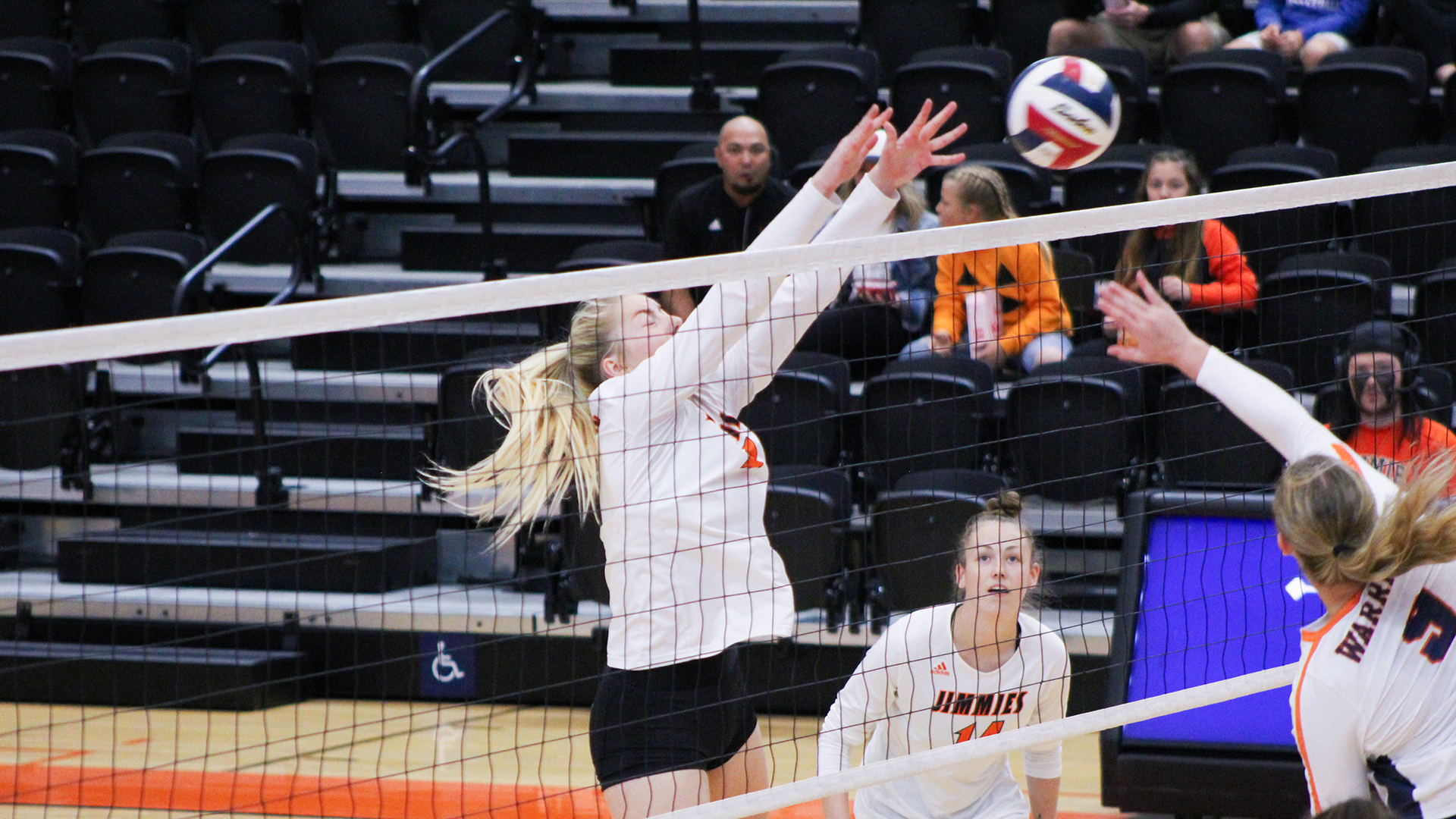 Third-ranked Midland outlasts No. 2 Jimmies in five sets